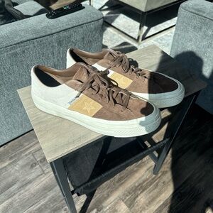 Carhartt x Converse Men’s One Star Suede Low Top Sneakers in Brown/Cream